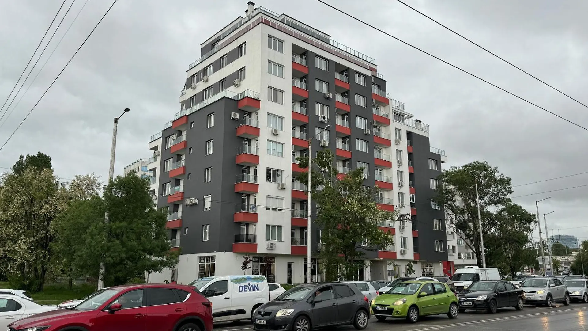 Terrace Property ソフィア アパート